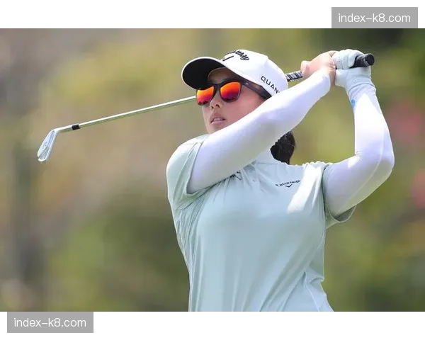 泰国LPGA赛:韩国选手李韶弥打出61杆冲顶领先 泰国LPGA赛:韩国选手李韶弥打出61杆冲顶领先