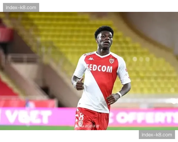 摩纳哥逆转朗斯显韧性，争冠格局再添变数